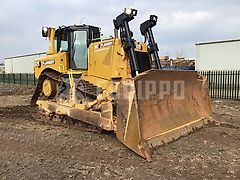 Caterpillar D8T with SU blade and single shank ripper